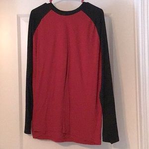 Mens long sleeve tee size L